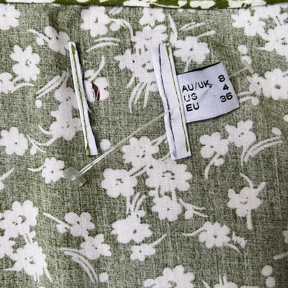 Princess Polly RAGNAR TIE FRONT ROMPER GREEN FLORAL Size 4 Brand New Without Tag - Picture 8 of 8